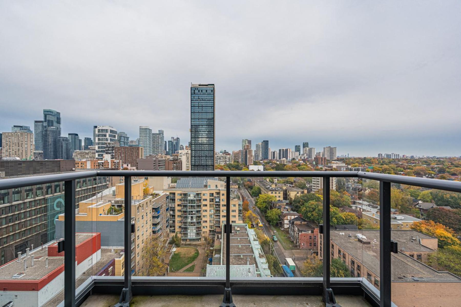 Toronto Garden Suites Exterior photo